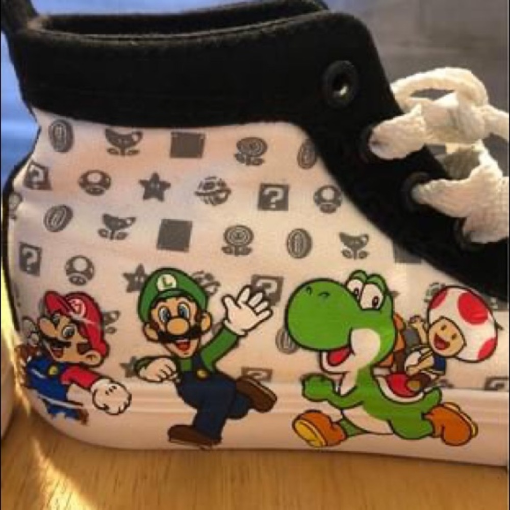 Boys size 2 Ground Up high tops sneakers